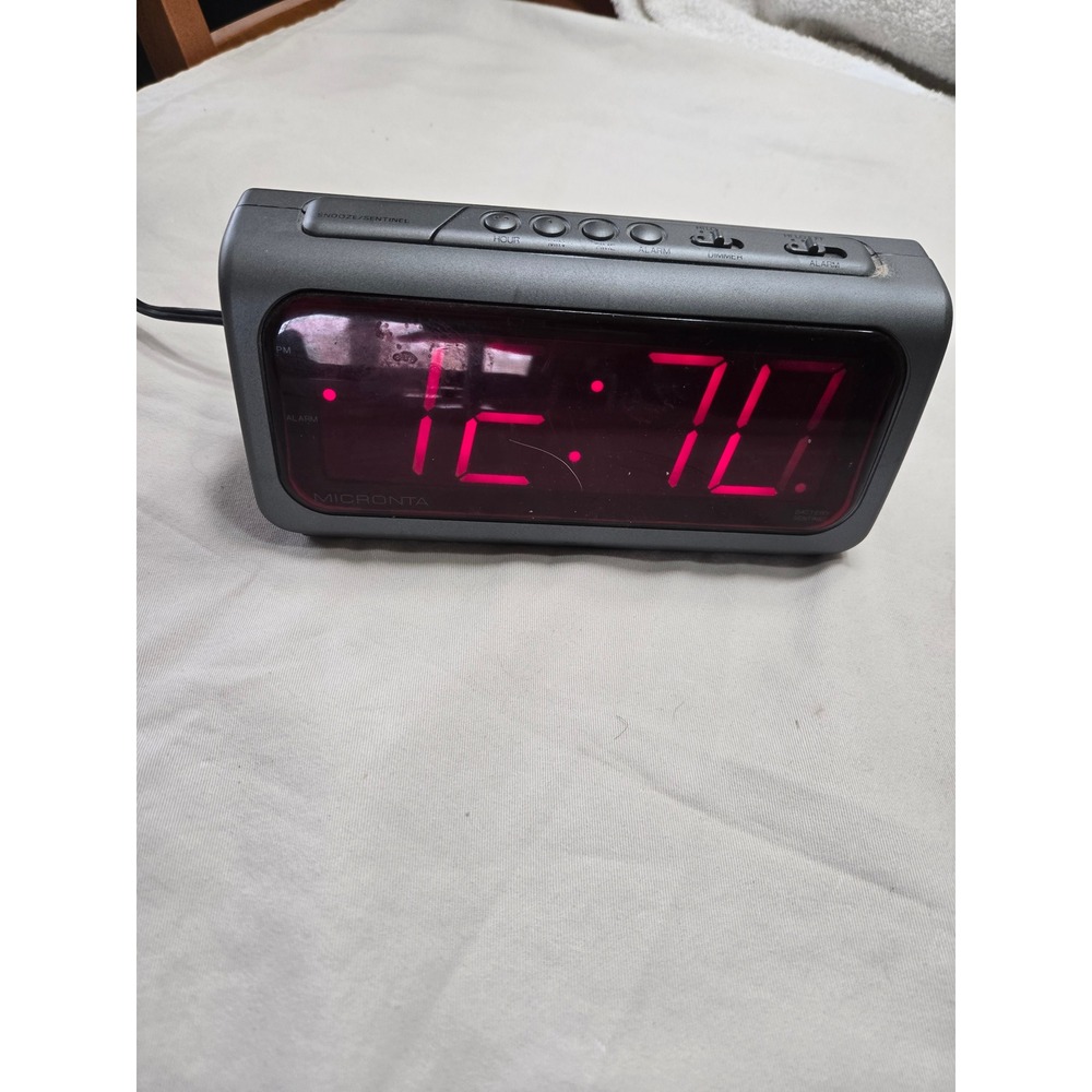 Micronta Vintage Large Red LED Digital Alarm Clock Radio Shack 63-802 Gray